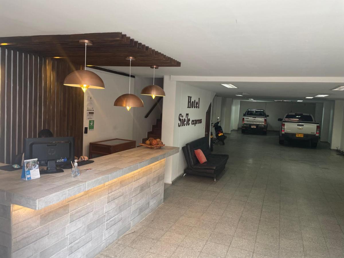 Hotel Sie7E Express Medellin Exterior photo
